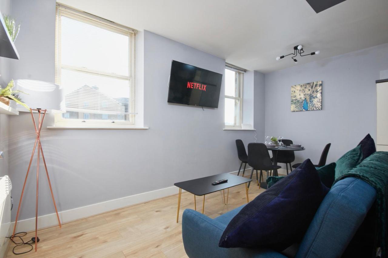 Duplex Yorkshire Penthouse - Parking Appartamento Batley Esterno foto